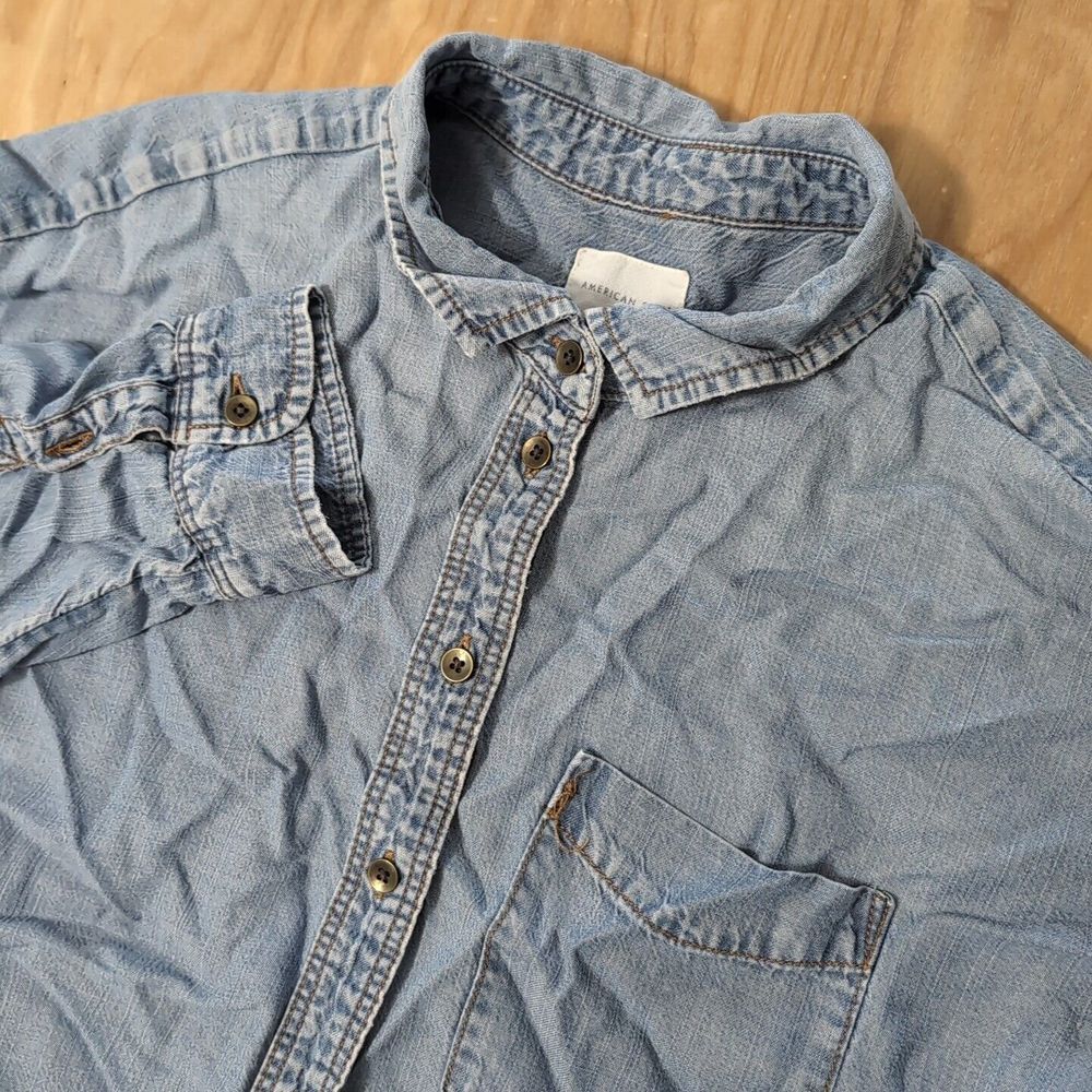American Eagle chambray‎ button up shirt - size small - blue Lyocell